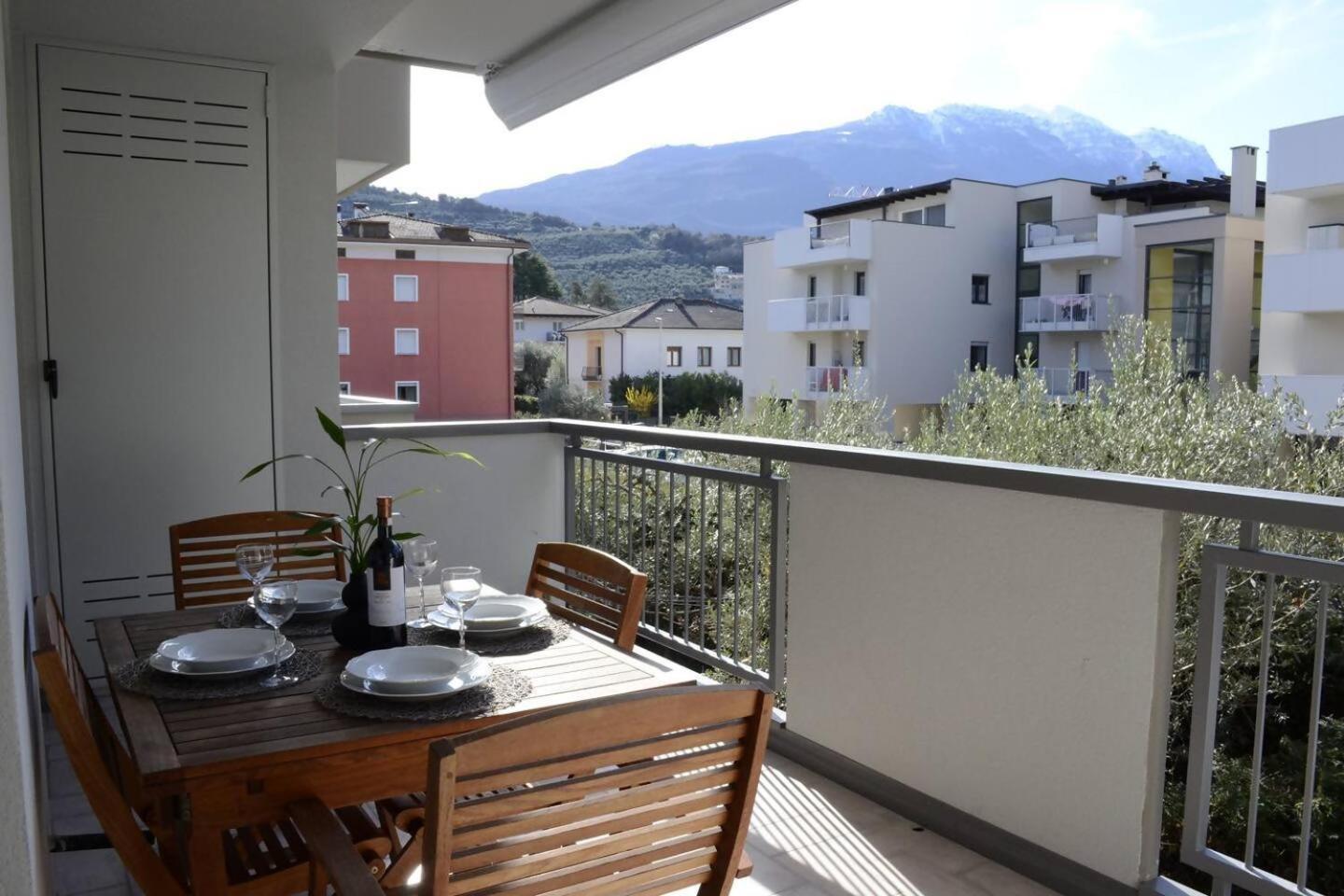 Appartamento Peler13 Con Balcone E Parcheggio Riva del Garda Extérieur photo